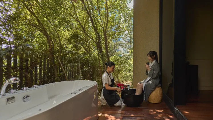 UR SPA Midday Ritual